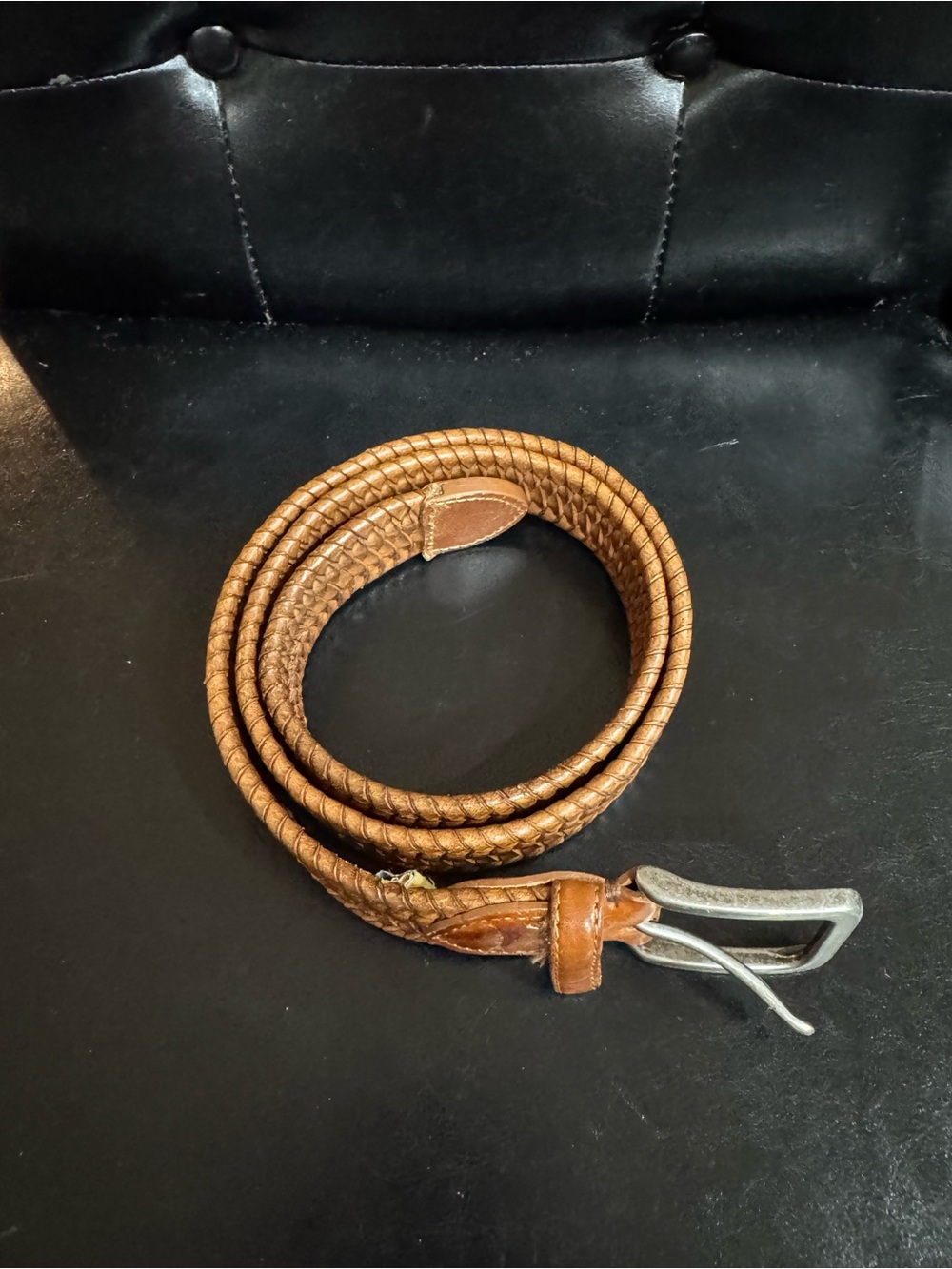Tommy Bahama Men's Woven Leather Belt in light brown. Size 34-36.